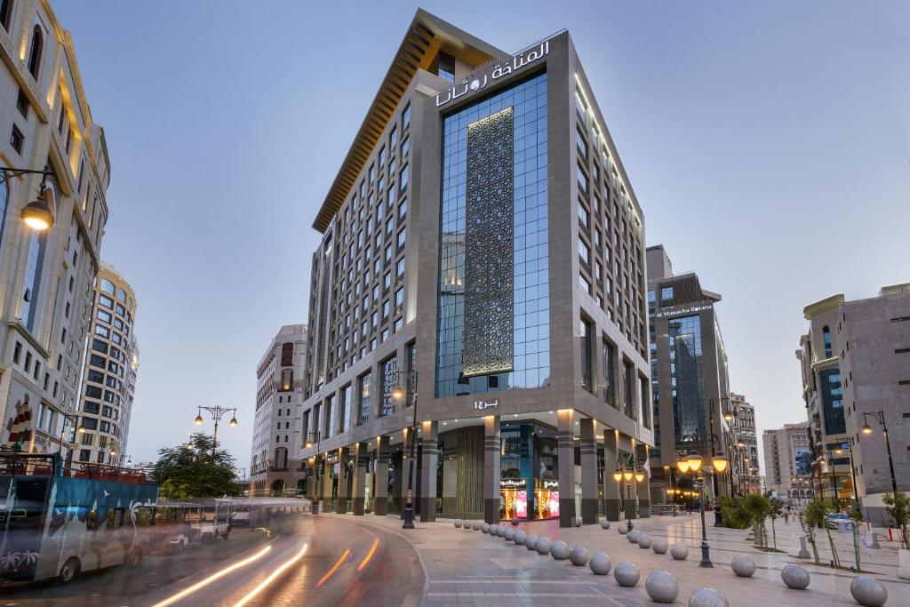 Al Manaka Rotana Hotel