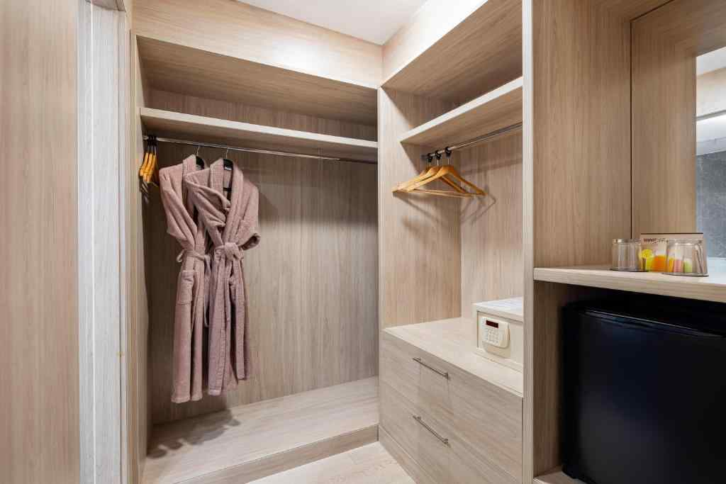 Deluxe Junior Suite with Balcony