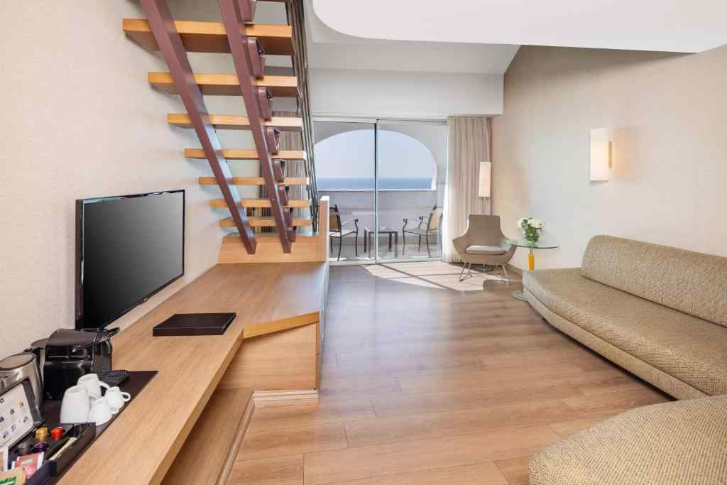 Deluxe Family Duplex Room with Sea View and Balcony