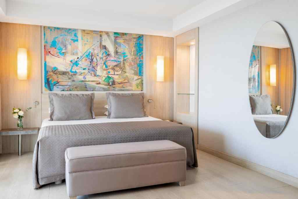 Deluxe Family Suite with Sea View And Balcony