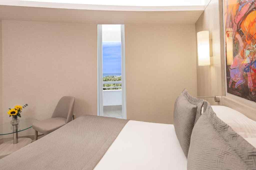 Deluxe Grand Suite with Sea View and Balcony