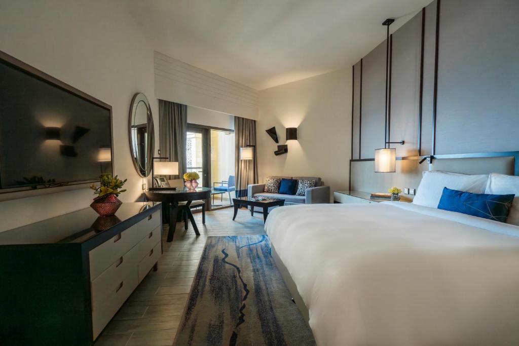 Sea View Room with Balcony - King Bed 