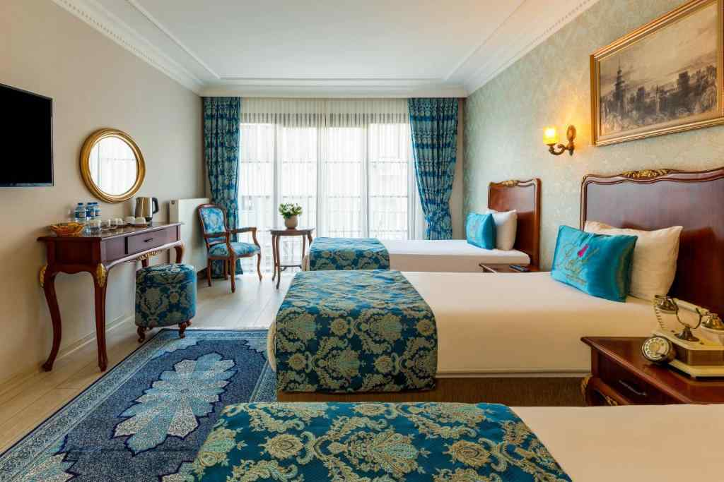 Deluxe Triple Room with Balcony