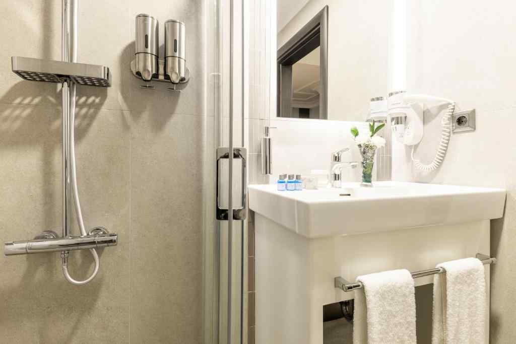 Deluxe Triple Room with Balcony