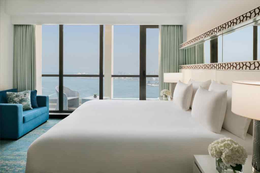 Superior Sea View room with balcony