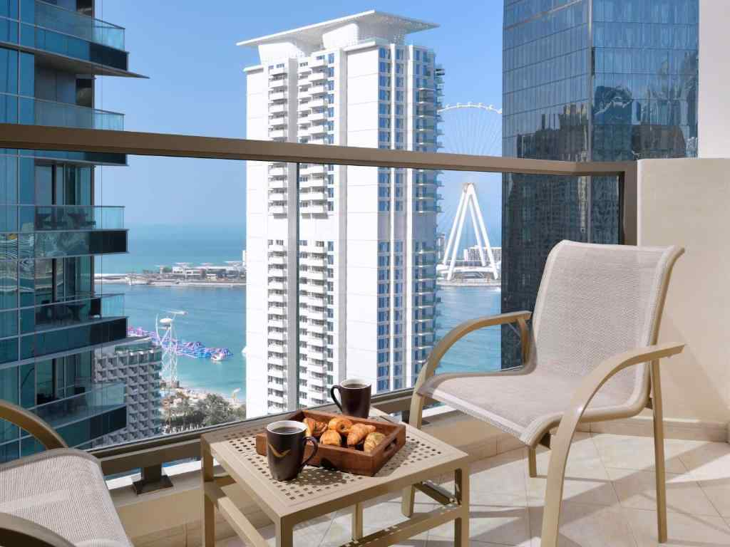 Executive King Partial Sea View with Balcony, Lounge Access, Breakfast, Refreshments & Evening drink