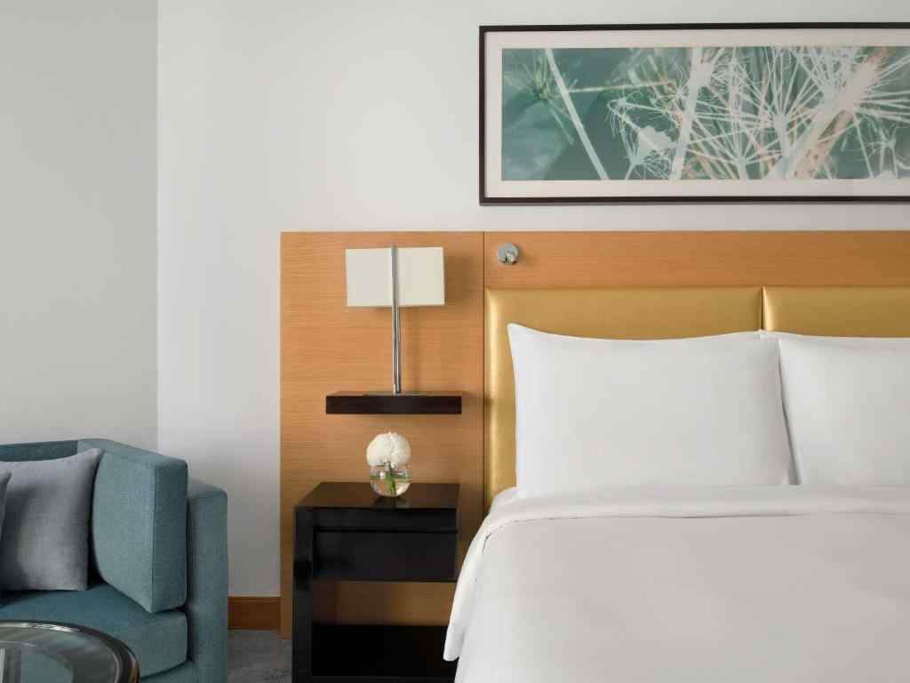 Superior King room with balcony