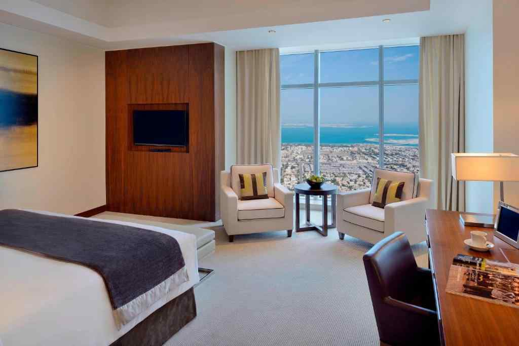 Deluxe king room with sea view