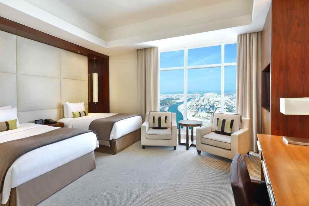 Deluxe twin room with sea view