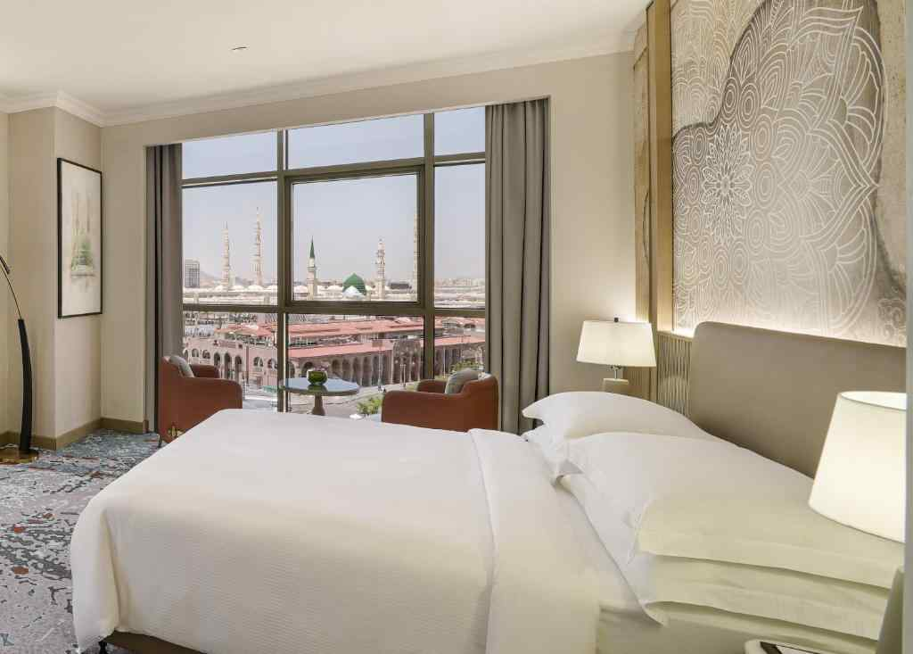 Haram View room with king bed