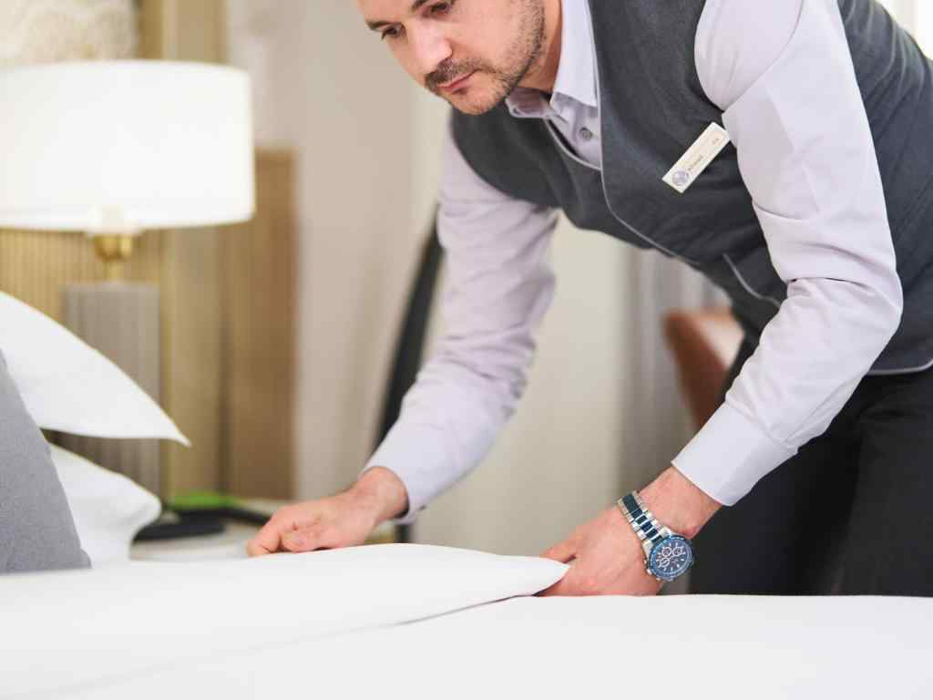 Haram View room with king bed