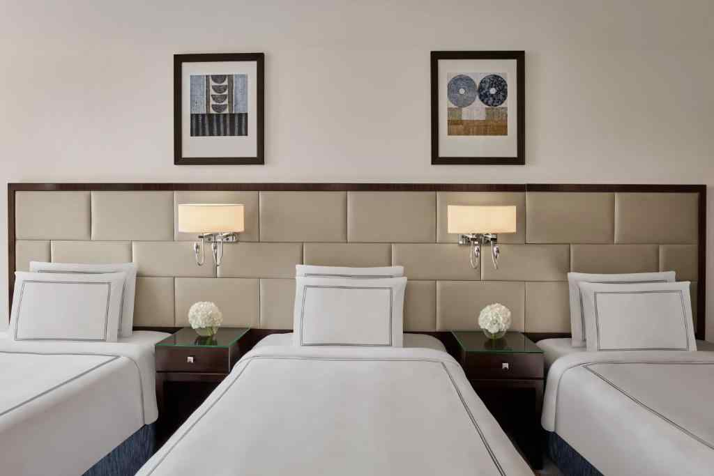 Classic Triple Room with city View