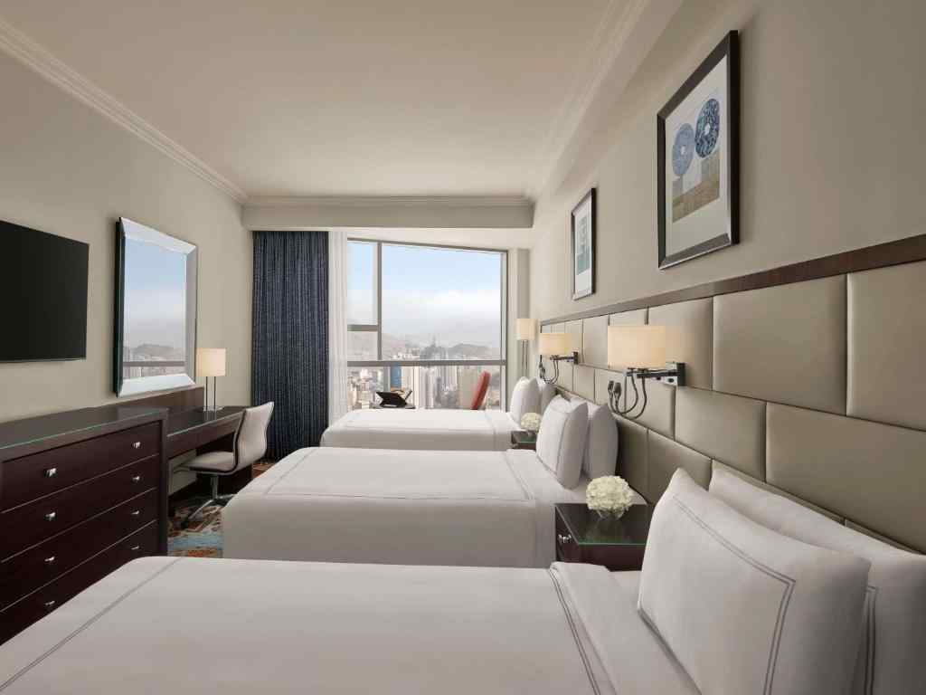 Classic Triple Room with city View