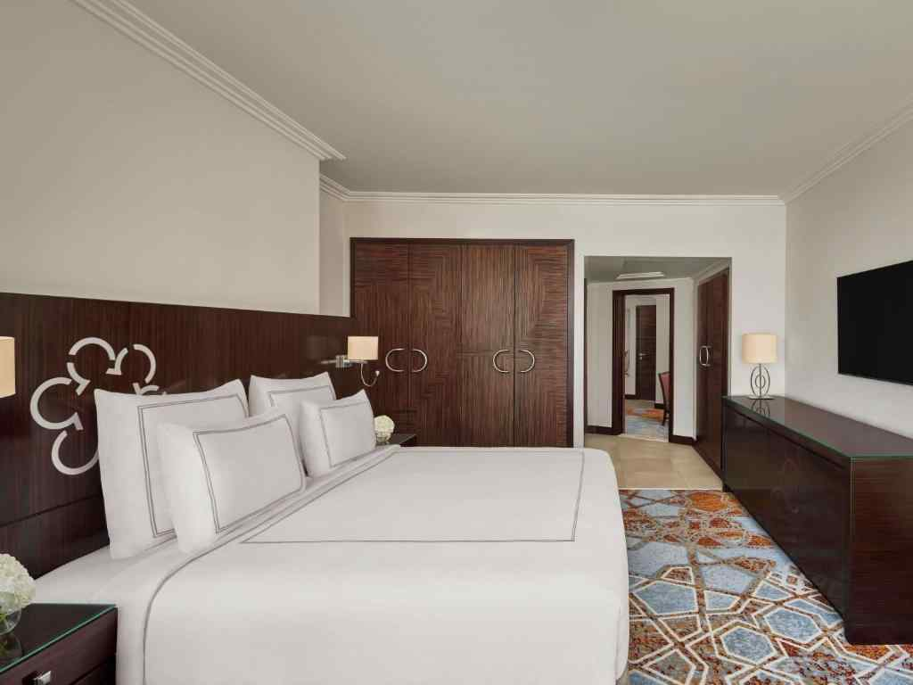 Junior Suite with city view