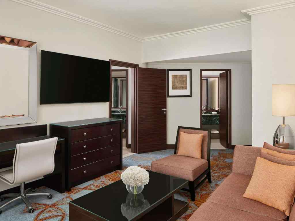 Junior Suite with city view